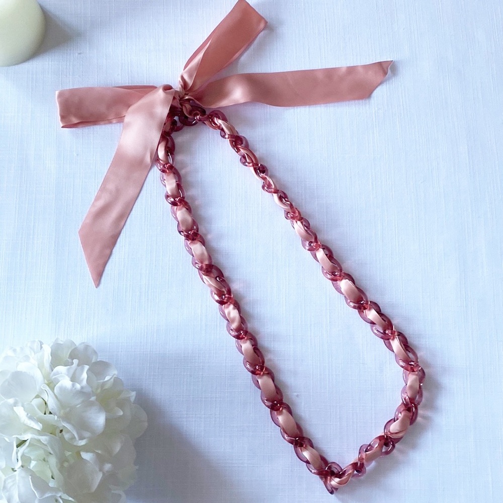 Ribbon Link Necklace